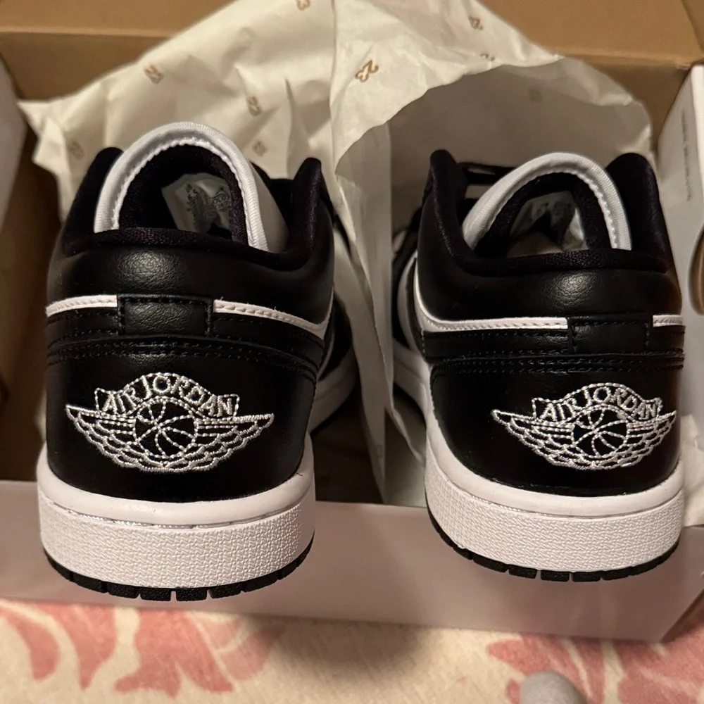 Nike Women's Air Jordan 1 Low Panda - Picture 2 of 8